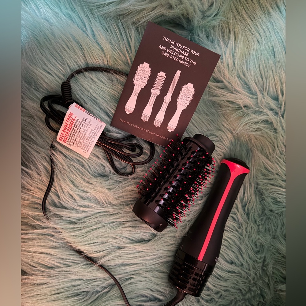 Hot Air Brush Styler - Black & Pink